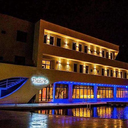 Hotel Pik Elegance Ploieşti Exteriér fotografie