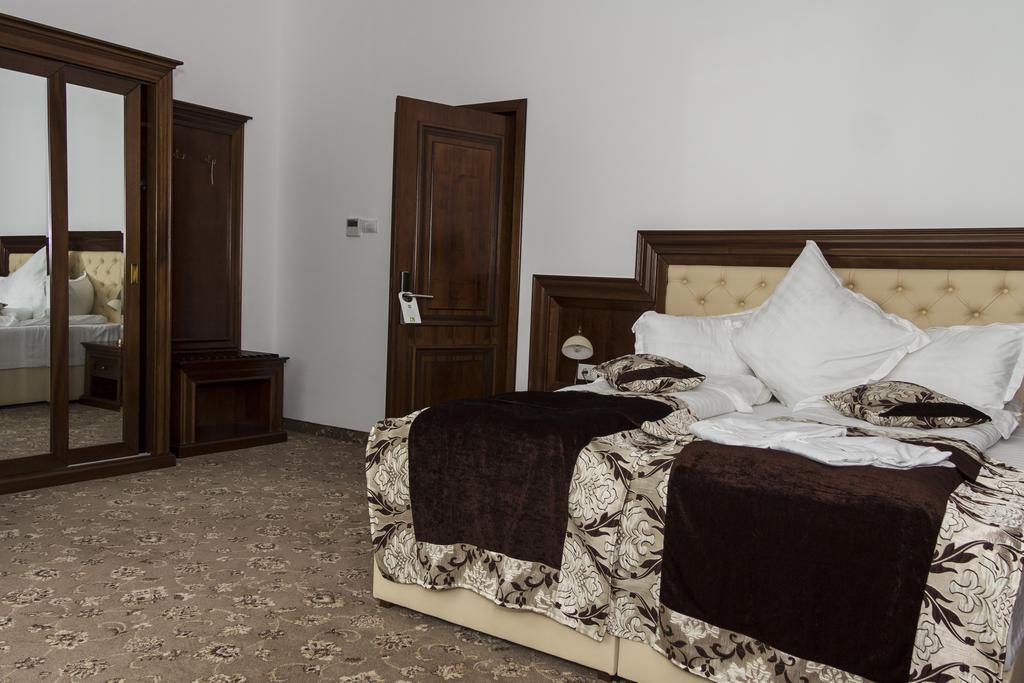 Hotel Pik Elegance Ploieşti Pokoj fotografie