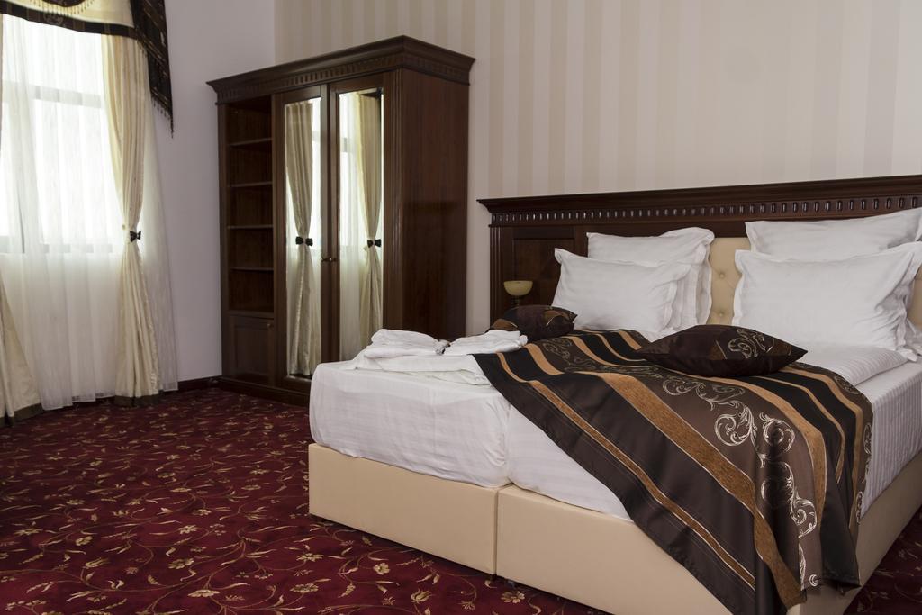Hotel Pik Elegance Ploieşti Pokoj fotografie