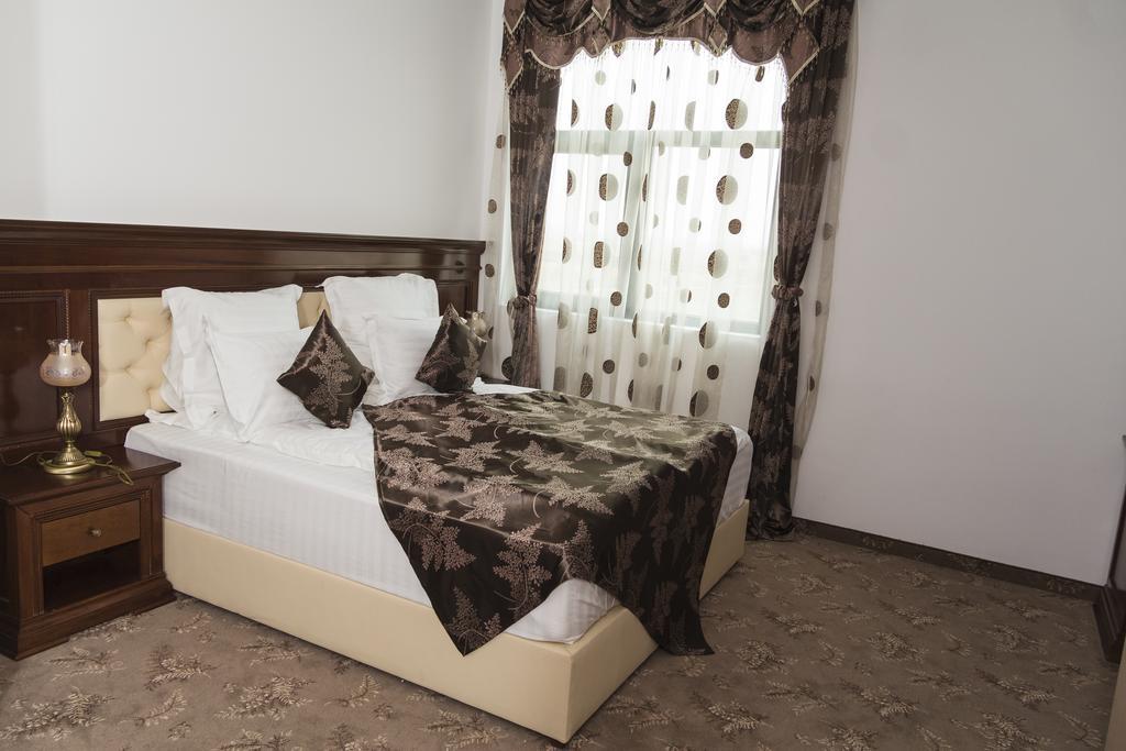 Hotel Pik Elegance Ploieşti Pokoj fotografie