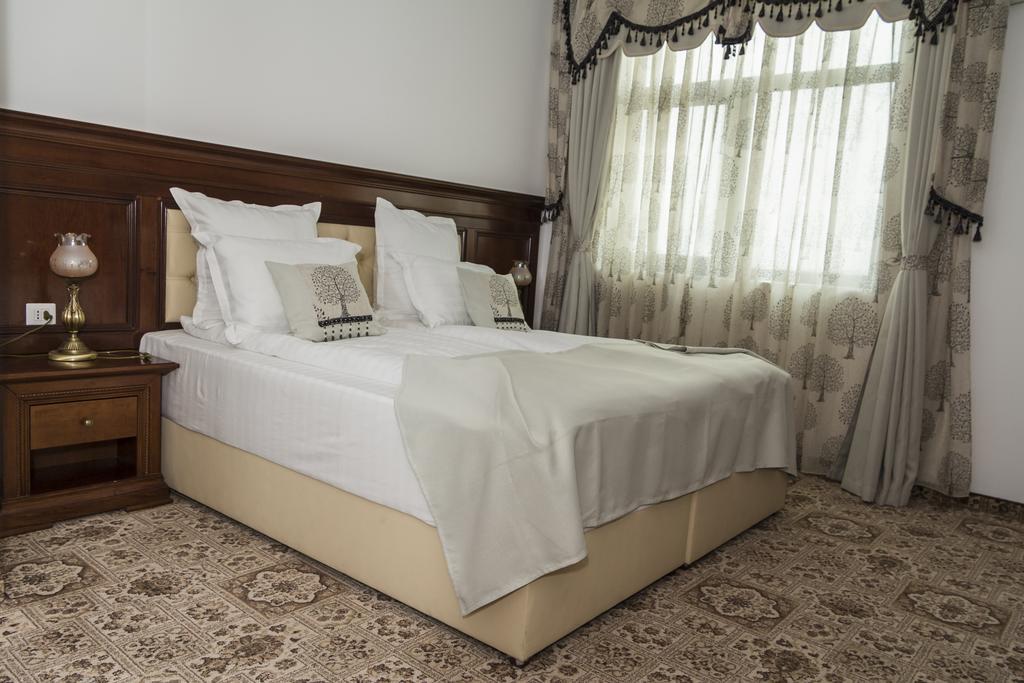 Hotel Pik Elegance Ploieşti Pokoj fotografie