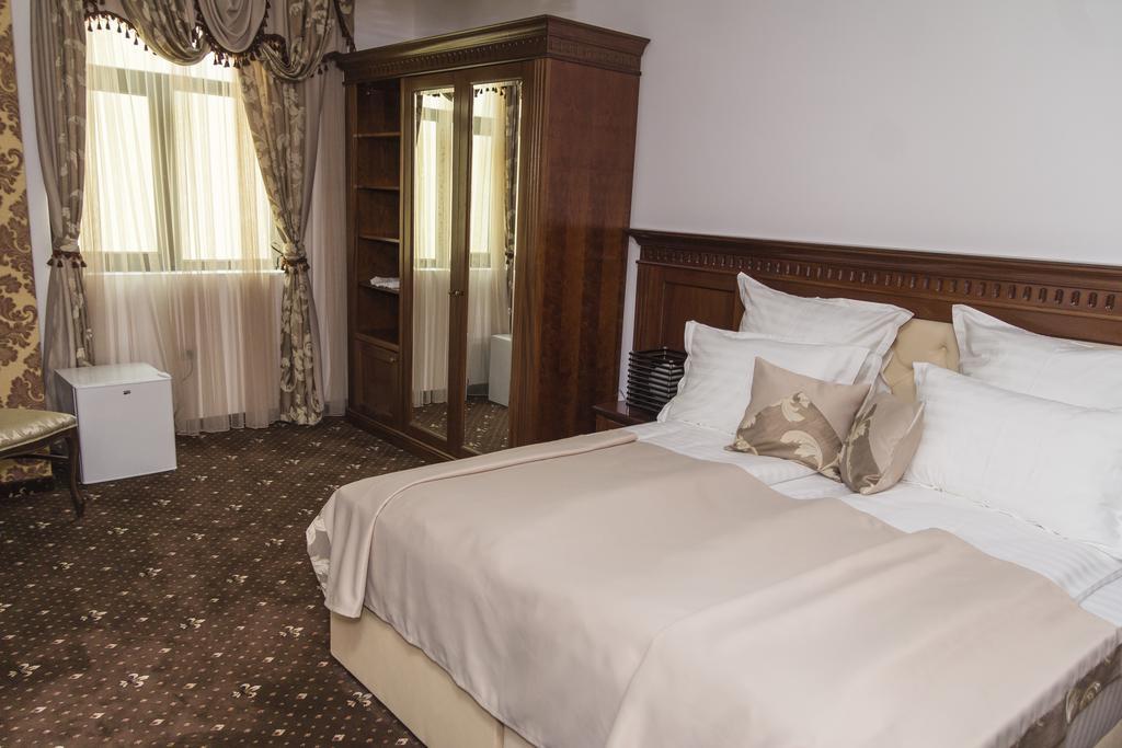 Hotel Pik Elegance Ploieşti Pokoj fotografie