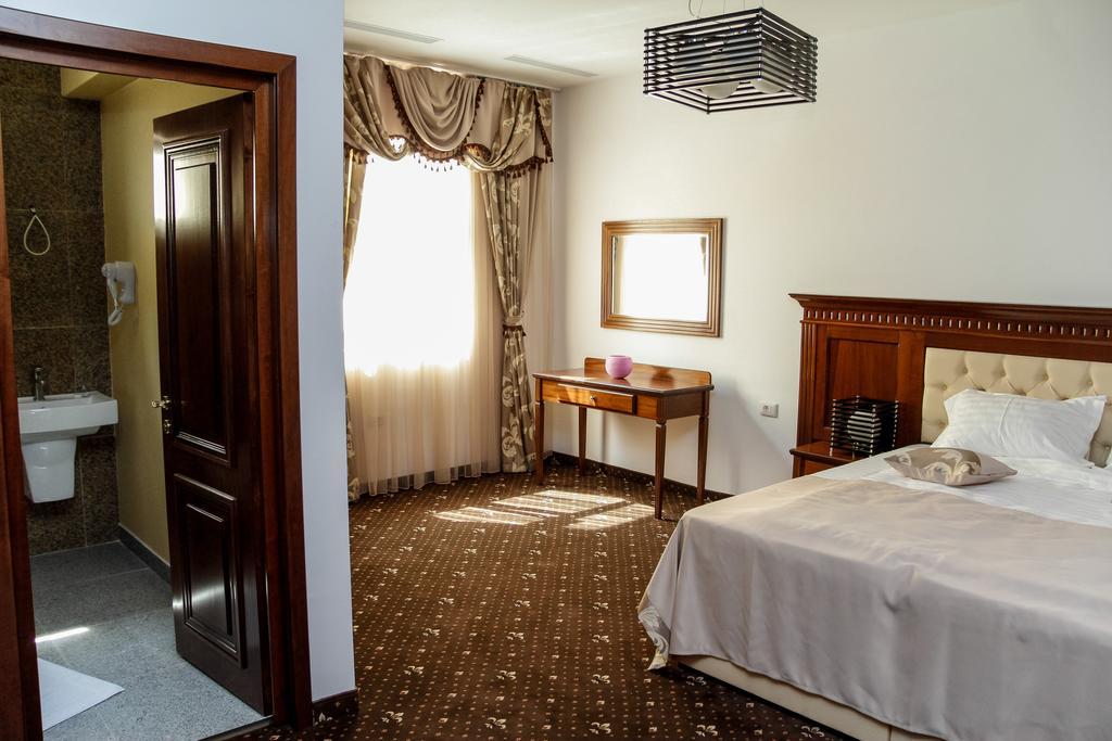 Hotel Pik Elegance Ploieşti Pokoj fotografie
