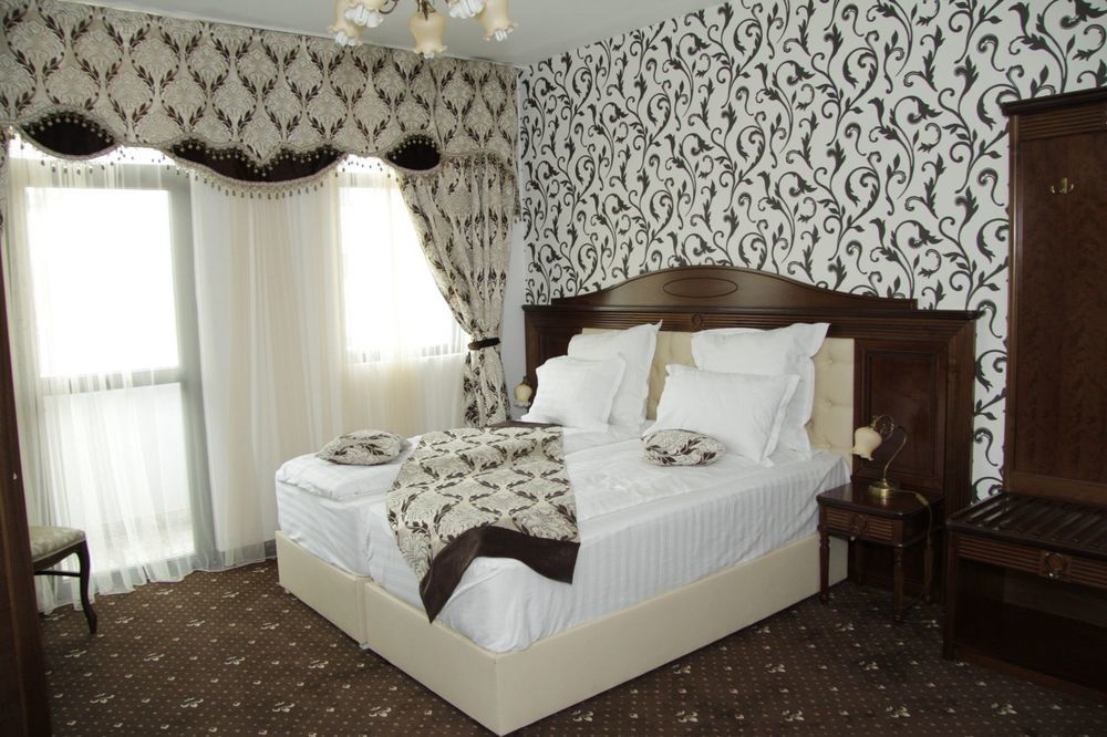 Hotel Pik Elegance Ploieşti Exteriér fotografie