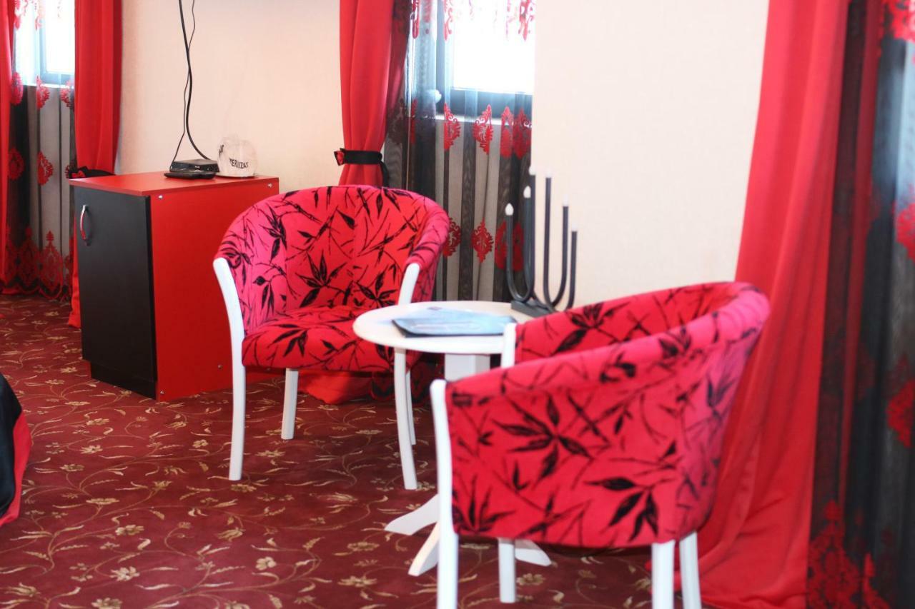 Hotel Pik Elegance Ploieşti Exteriér fotografie