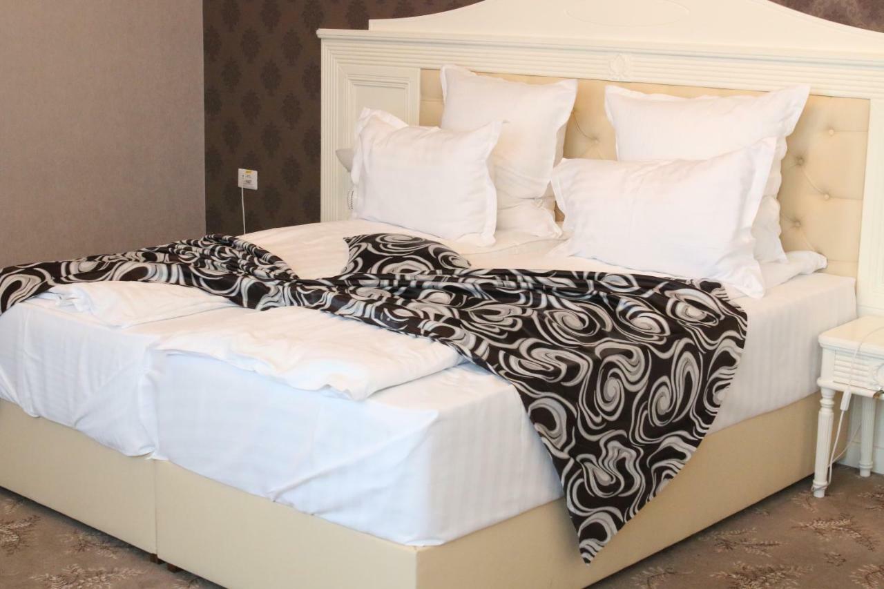 Hotel Pik Elegance Ploieşti Exteriér fotografie