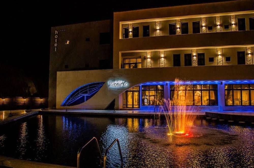 Hotel Pik Elegance Ploieşti Exteriér fotografie