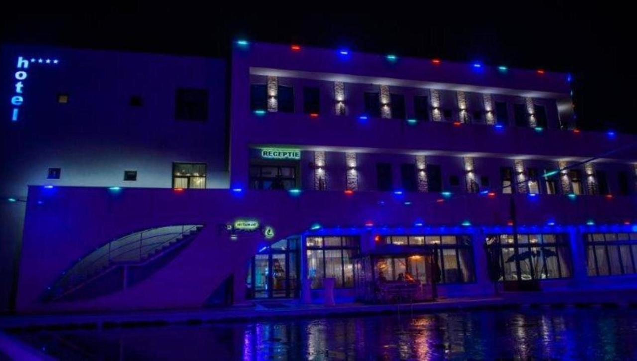 Hotel Pik Elegance Ploieşti Exteriér fotografie
